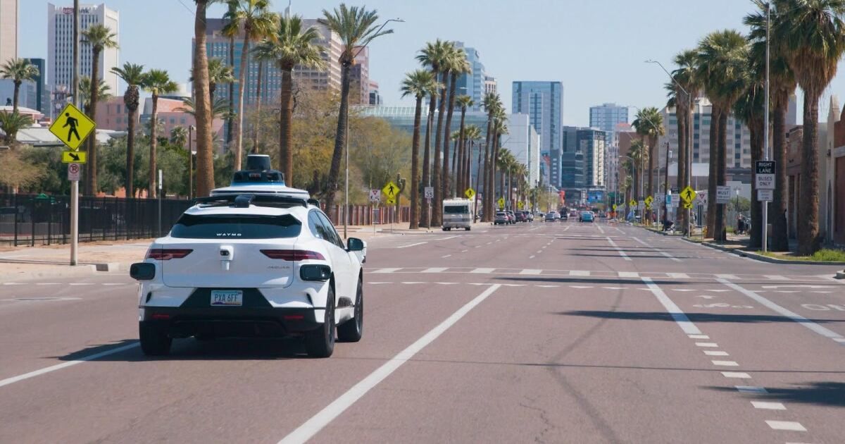 Can Waymos get traffic tickets?

kjzz.org/qaz/2026-02-09…

#AZ #autonomous #taxis