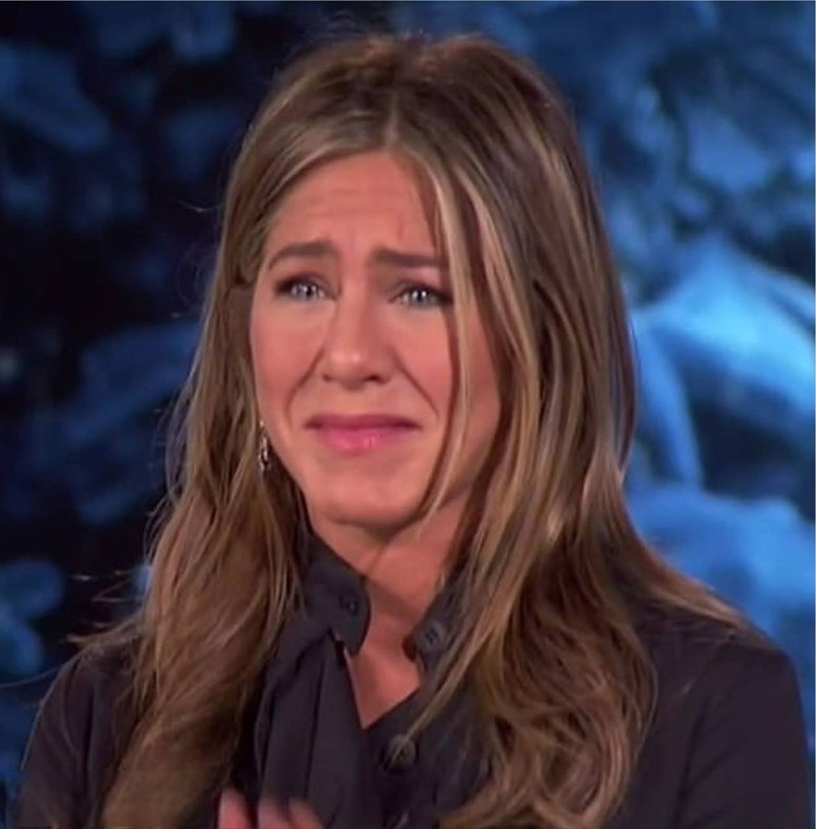 🚨SHOCKING BREAKDOWN: JENNIFER ANISTON BURSTS INTO TEARS as FBI STORMS HER MOVIE SET – BUSTED for FUNNELING CASH to ANTIFA TERRORISTS!

🔗 t.me/+bWjXP07v90xlY…

"She's BANKROLLING PAID RIOTERS with GAS MASKS and BEAR MACE!"

Explodes Insider Jan O'Berro – Dozen Celebs UNDER
