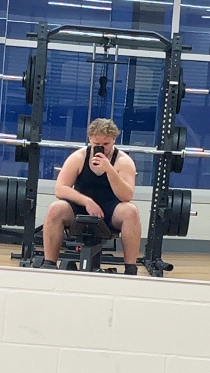 JulienHubertV's tweet photo. OffSeason grind 
295lbs 6’4 🫡
#offseason #football #grind https://t.co/pccOrkhB4j