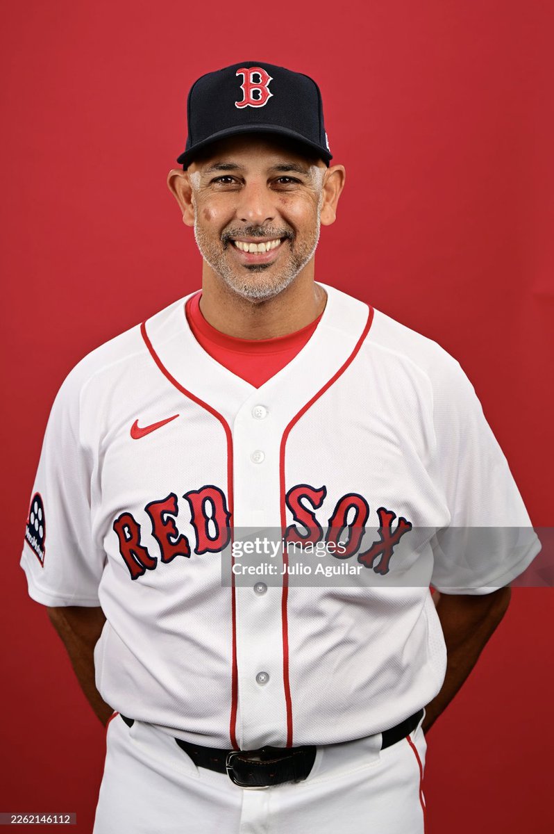 CBrinson47's tweet image. The lettering on the Red Sox jerseys this year is SO bad. Went back to the old template with wider spaced piping down the middle, but using last year's lettering template.

So, so, so bad.