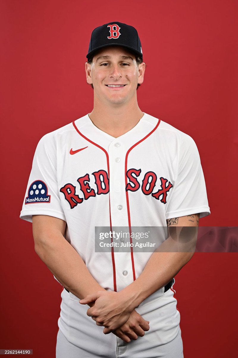 CBrinson47's tweet image. The lettering on the Red Sox jerseys this year is SO bad. Went back to the old template with wider spaced piping down the middle, but using last year's lettering template.

So, so, so bad.