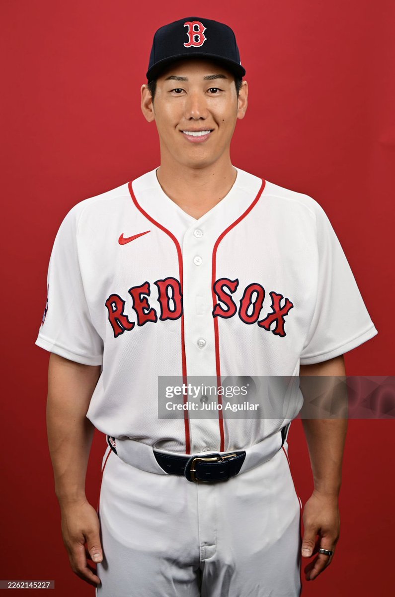 CBrinson47's tweet image. The lettering on the Red Sox jerseys this year is SO bad. Went back to the old template with wider spaced piping down the middle, but using last year's lettering template.

So, so, so bad.