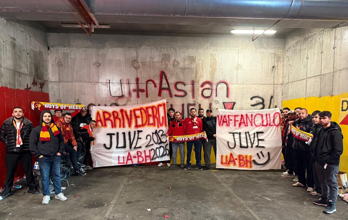 VAFFANCULO JUVE !!
Juventus maçı Galibiyet Hatırası :)
#ultrAslanBH