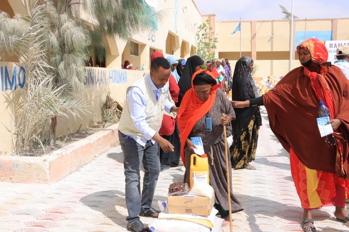 kardo_aid's tweet photo. RAMADAN MUBAARAK!!!

@kardo_aid has today successfully conducted a Ramadan Food Voucher Distribution under the Ramadan Mogadishu Project 2026 supported by @SIF_ONG.

The distribution reached 200 displaced and vulnerable hhs affected by drought. https://t.co/WVVtPbYhbr