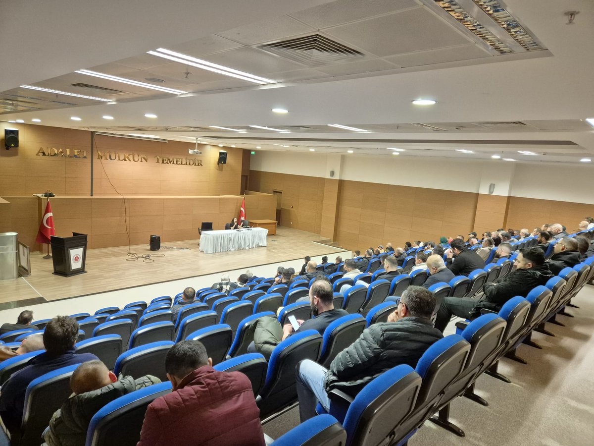 Gebze Adliyesi Ömer Halisdemir konferans salonunda düzenlenen seminerde, Gebze Denetimli Serbestlik dış kurumlar sorumlusu Meryem SEMET koordinesinde gerçekleşen seminere Kocaeli Barosu Gebze Temsilciliği adına; Avukat Hatice Aslı BİLEN katıldı. #seminer #gebzedsm <a href="/dsdbkurumsal/">Denetimli Serbestlik Daire Başkanlığı</a>