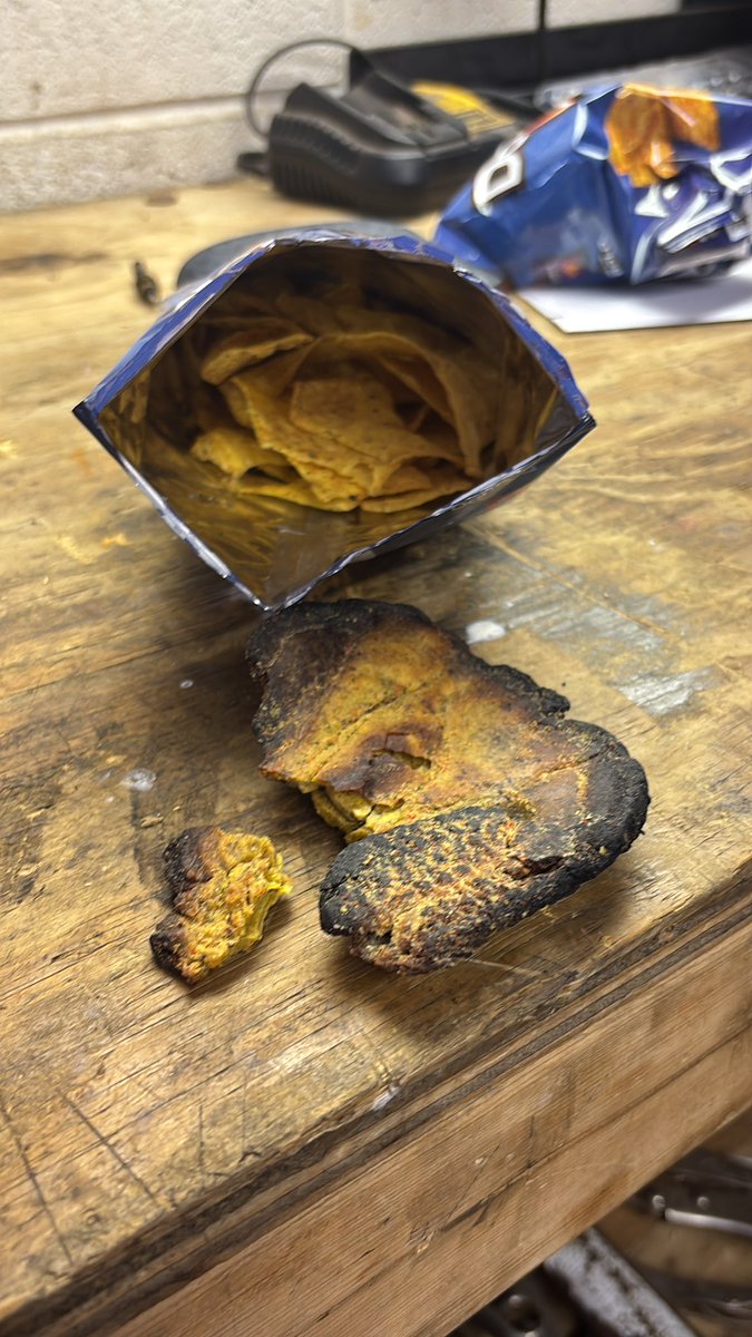 Ligsanity's tweet photo. WTF @Doritos https://t.co/M9rxdEMpy5