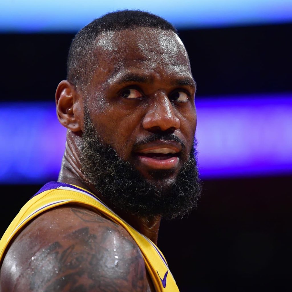 LakeShowYo tweet media