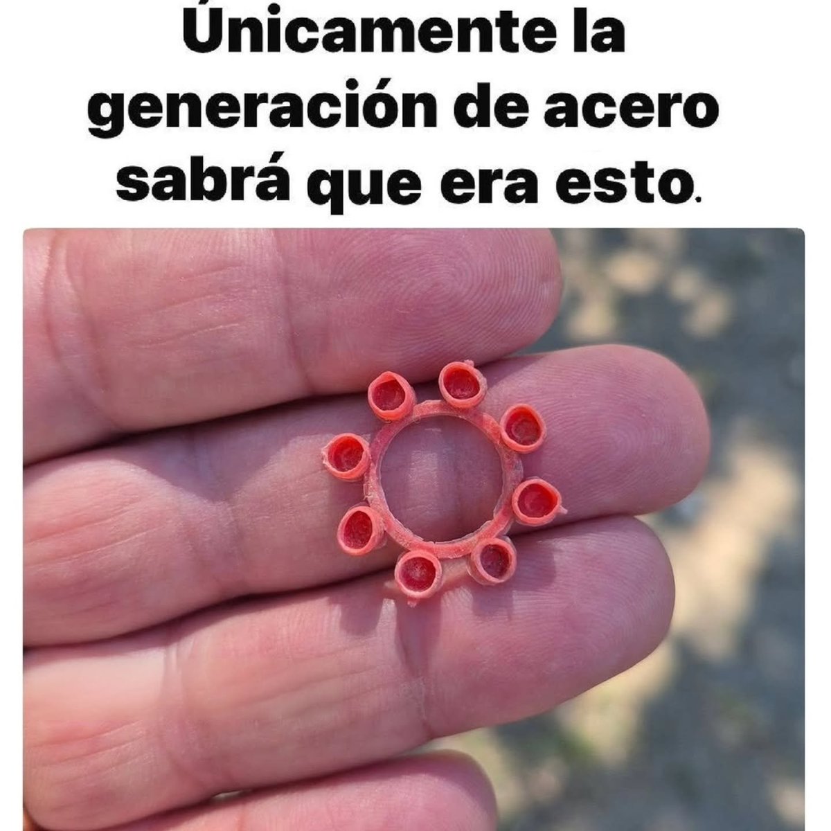 RincnCuriosoo's tweet image. Si reconoces estos circulitos rojos, probablemente tuviste una infancia increíble.