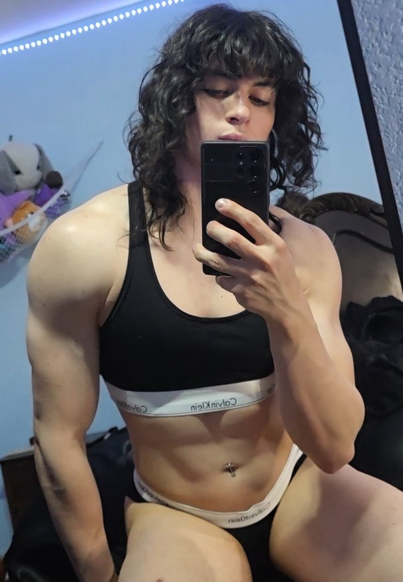 Lispy_Dipshit's tweet photo. when bro says he wants to "hit" some deadlift "singles" https://t.co/AsaX4IxHMw