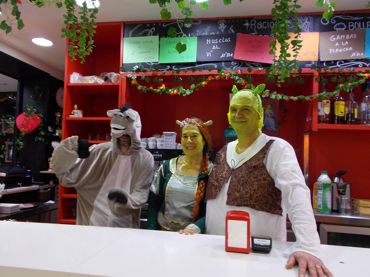 sants3radio's tweet image. El #Mercat de #Sants es transforma en un món de màgia i fantasia per celebrar el #Carnaval.🥸🦸‍♂️🦸‍♀️
Al #SantsMontjuïcAlDia escoltem reportatge de les celebracions que s'han fet al @SANTSMERCAT aquests dies.

🎧Audio👉open.spotify.com/episode/5Vhpfd…
📰Notícia📸👉el3.cat/noticia/155464…