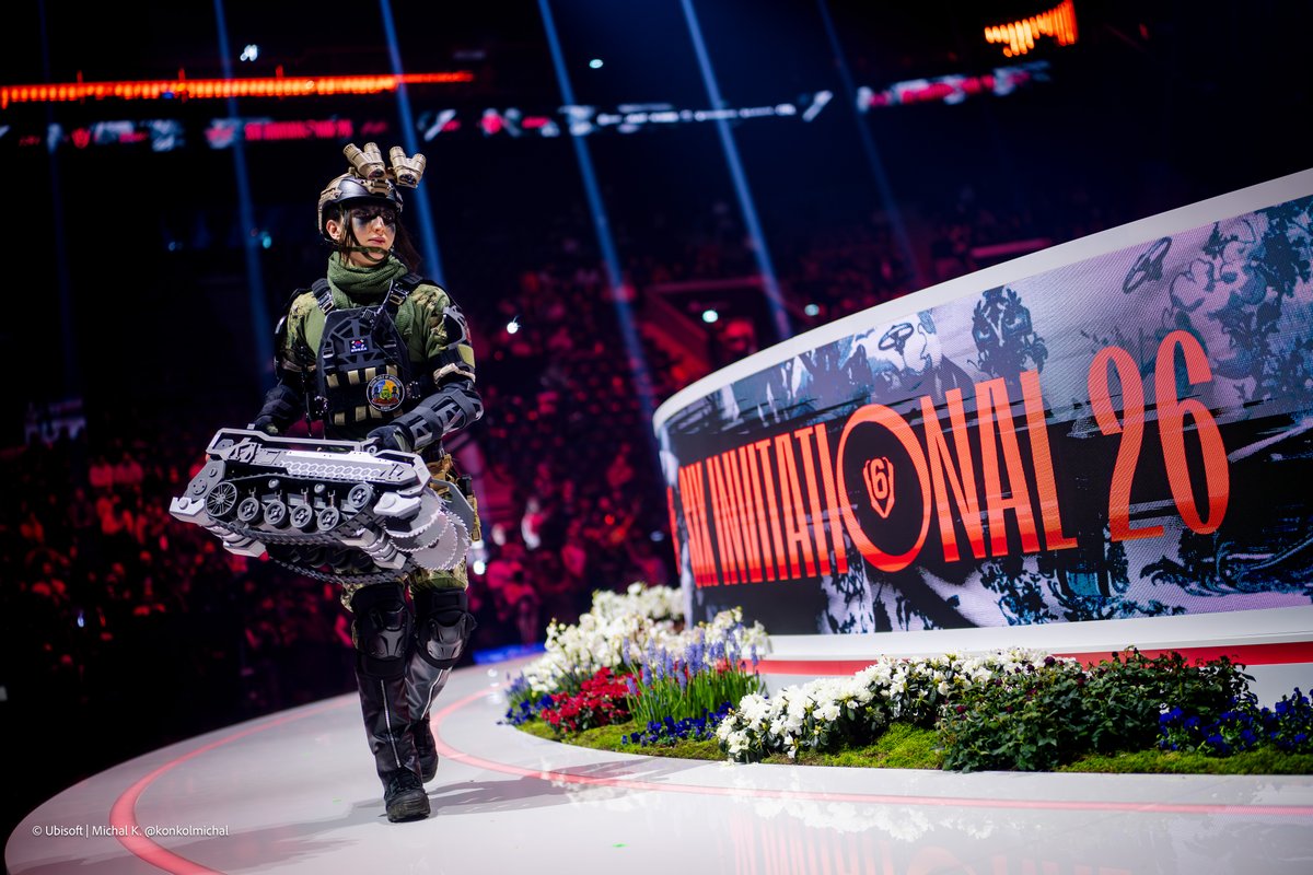 I walked on stage! Still unbelievable!!

This moment will live on in my heart, and being able to bring my absolute best creation made it magical.
So many thanks to the R6 team for making it happen, thanks to the community for supporting me, and lots of love to <a href="/R6RoundTable/">R6 Round Table of Operators</a>!