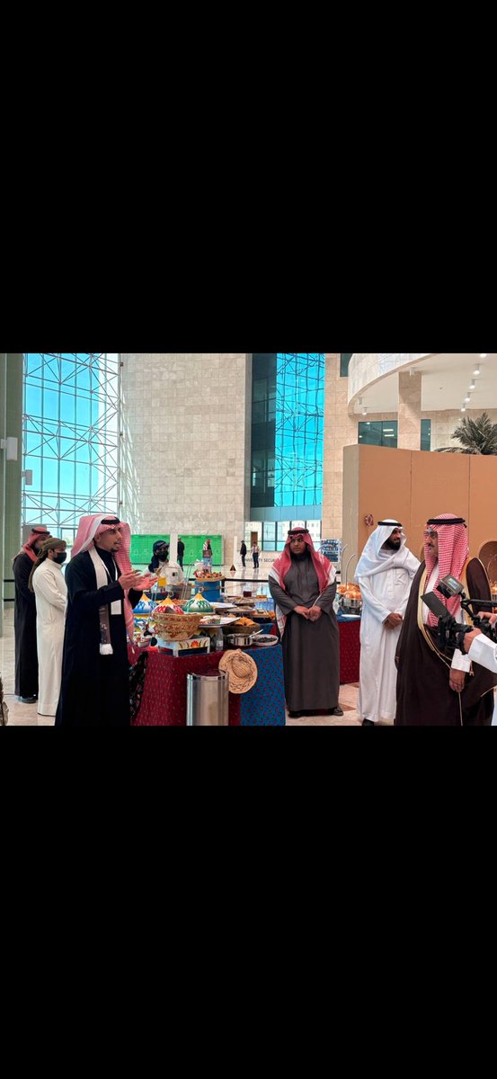 MU_ERTH's tweet photo. تشرف نادي إرث بالمشاركة في احتفال #يوم_التأسيس بجامعة المجمعة، حيث قدمنا تجربة تفاعلية تعكس هوية مناطق المملكة من الأزياء إلى القهوة السعودية وثقافة الضيافة.

سعدنا بزيارة سعادة رئيس الجامعة ووكلائها لركن النادي، واعتزازنا بمساهمتنا في إبراز التراث بصورة حيّة تلامس الزائر. https://t.co/xY7Kh0ZVE5