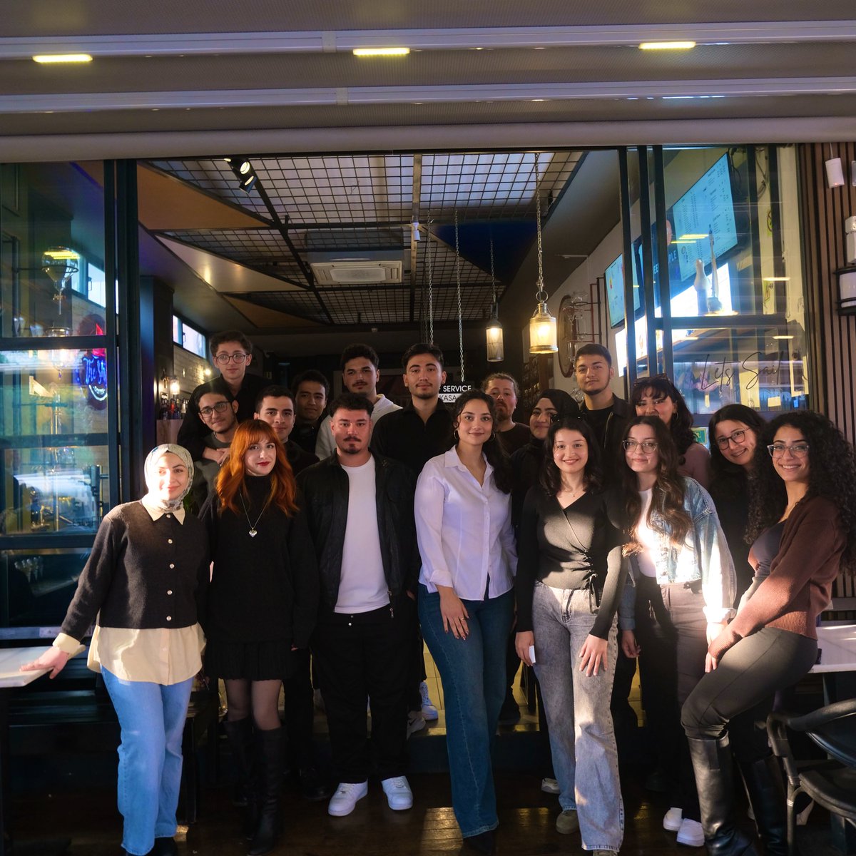 Enerjisi yüksek bir Coffee Talk etkinliği gerçekleştirdik. Birbirimizle tanışma fırsatı yakaladık💕

İyi bir kahve ve güzel insanlarla dolu 
dolu bir etkinliği geride bıraktık.

Bu etkinliğe destek veren ve bizi çok güzel ağırlayan The Ship Coffee’ye teşekkür ederiz🤎

#GDGMersin