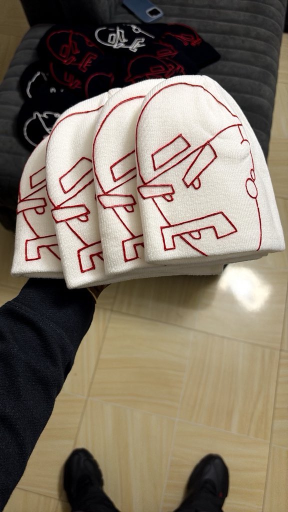 ZeemXL6's tweet photo. I HANDSTYLED THE PSYQ BADBOY BEANIE🚧🚧…#PSYQYARD https://t.co/ezsQUrlT1n