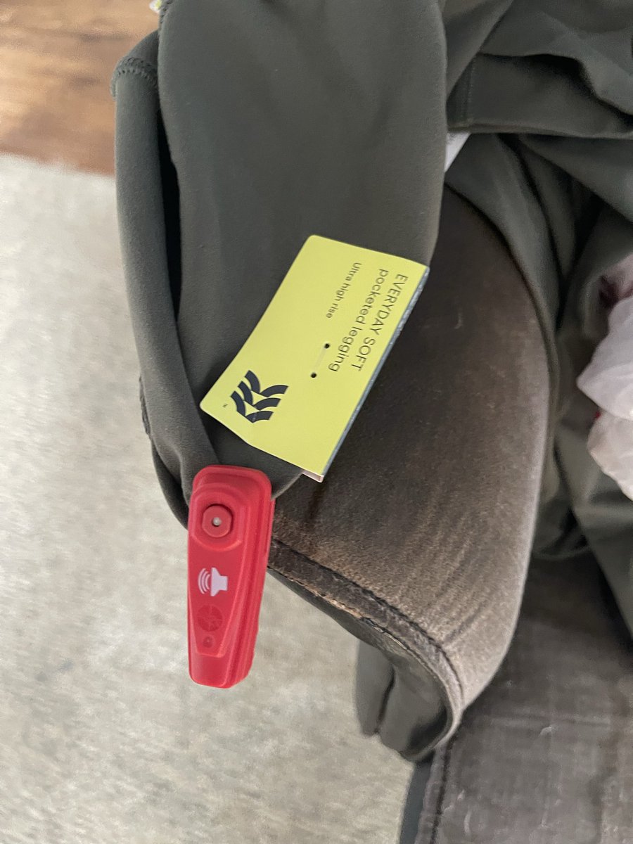 TargetLatino's tweet photo. I have attempted to resolve this directly, through the BBB and social media, only to have my posts deleted and the issue ignored. I am now proceeding with an Amex chargeback and a complaint to the Georgia Attorney General. @Target @TargetHelp https://t.co/JQAWVKflKt