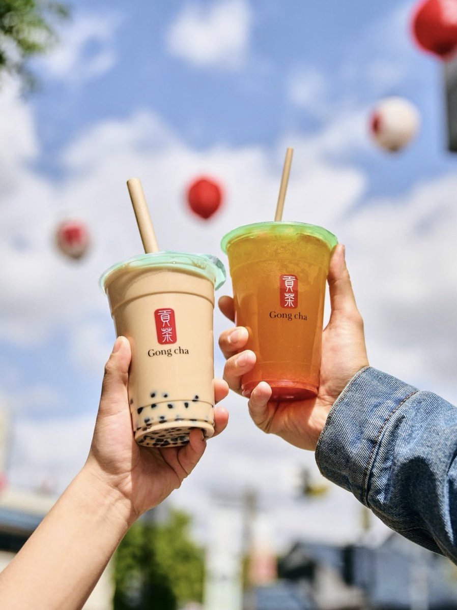 TimesSquareNYC's tweet image. Giddy up! 🐎🎉 This #LunarNewYear, check out special events, giveaways, and treats from local #TimesSquare establishments! 

🧧 @bibbleandsip 
🧧 @GongChaTea 
🧧 @MIXUEGlobal 
🧧 Mountain House USA