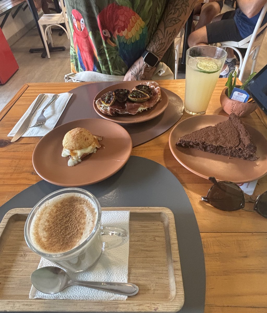 Fechando o carnaval e não tem nenhum demônio aqui 😜😜😂😂