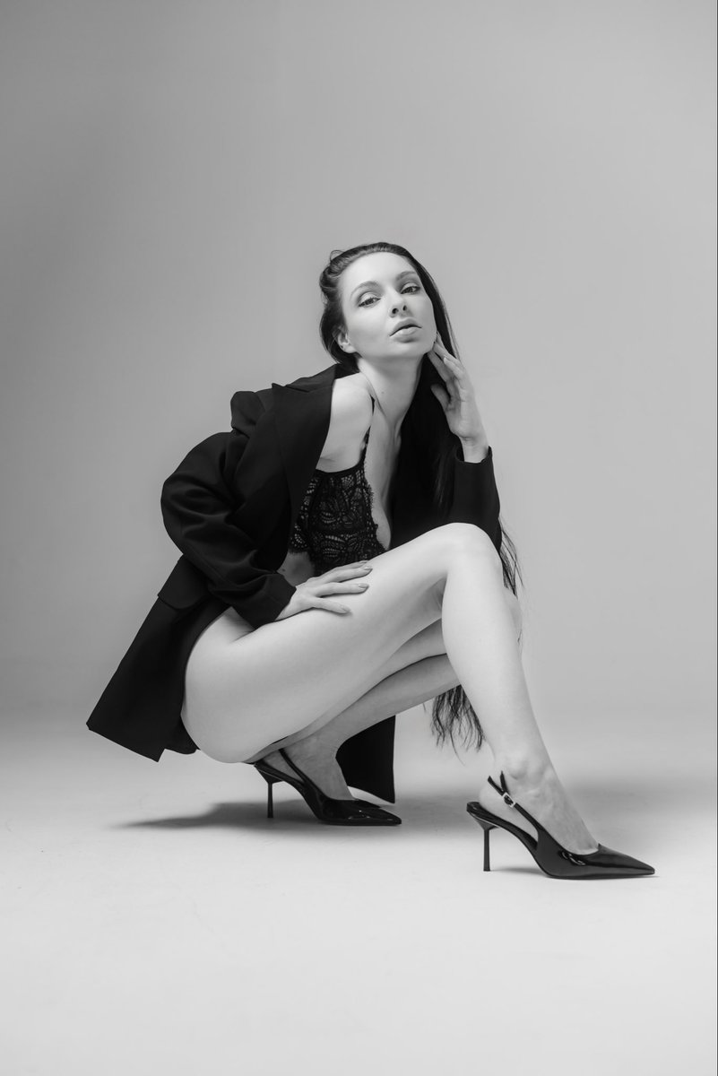 _svbtle_'s tweet photo. Studio seshun w. @KseniaWegner123 

#nycphotographer #nycmodel #photoshoot https://t.co/01qFkPxcoZ