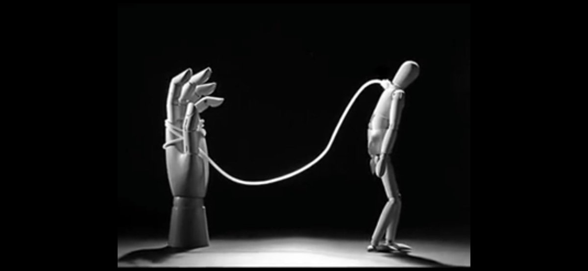 Sizi fırsat olarak görenler,
İlk fırsat'da diğer fırsatı, 
Değerlendirecektir....🤷‍♂️
M.Yıldırım✍
#GeceyeBirNot 
#Anekdot