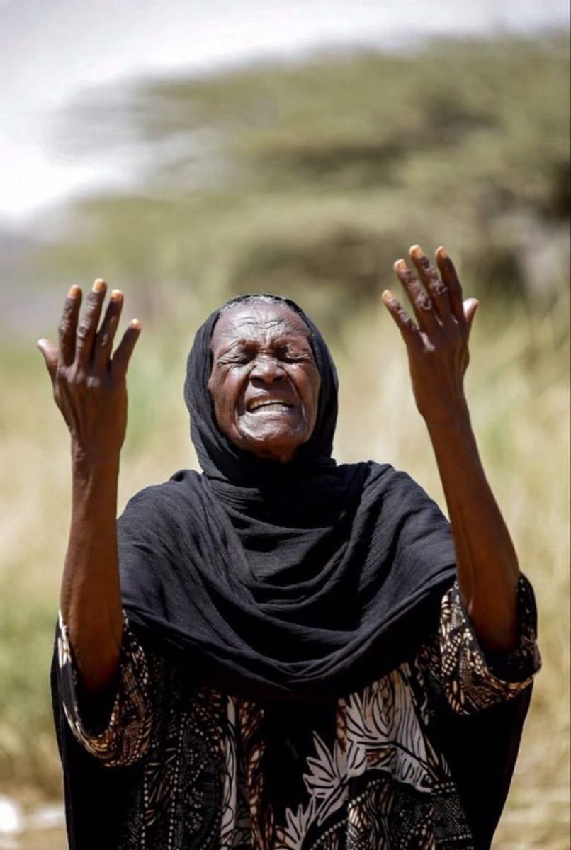 وكأن السودان ليس بلداً مسلماً ، سنحاسب عن صمتنا عنها .

اياكم ونسيان السودان .
