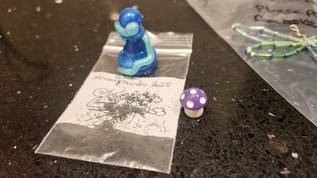 Ray67110's tweet photo. #monkeyshines2026 #monkeyshines2025 #monkeyshines2021  a few rogues my kids found during our walk yesterday. thank you to all the rogues out there always a great feeling when you find something that catches your eyes from a far. https://t.co/q0VpVbz8Y9