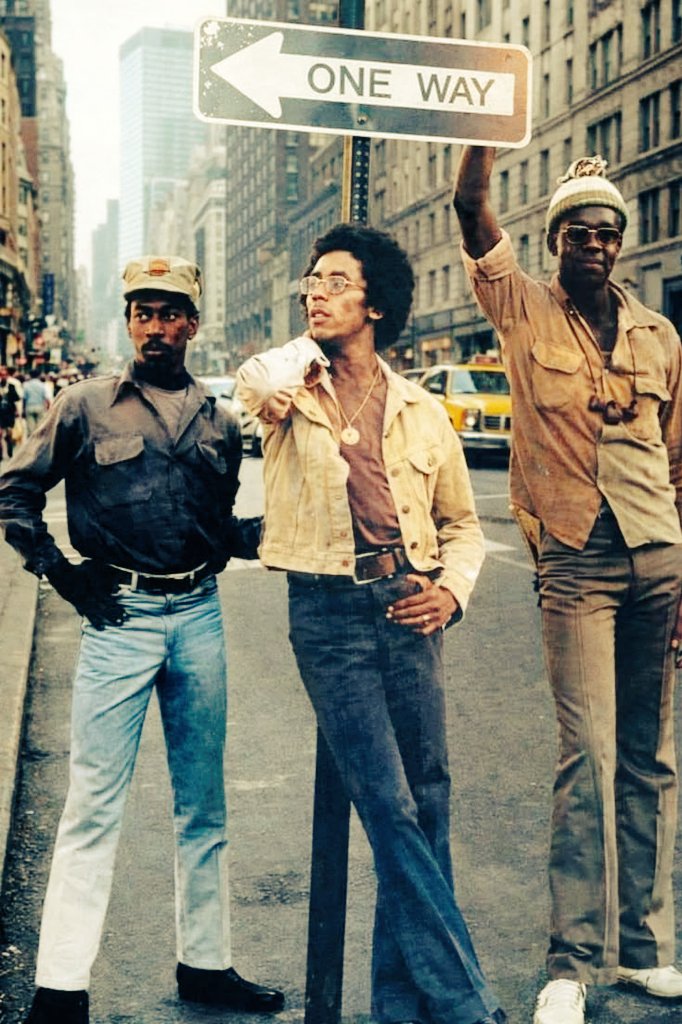 Bunny, Bob and Peter 🇯🇲💚💛❤️
One Way ➡️