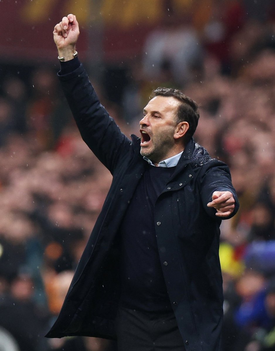 antici oçlar 5 attığımız şl maçında bile tweet giremiyor böyle haddinizi bileceksiniz biz hocamızla tarih yazıcaz siz sevinmeyeceksiniz belki bi şl kadro bildirimi, belki teknik ekip sallamak için hocanın açığını bekleye bekleye tırnaklarınızı kemireceksiniz