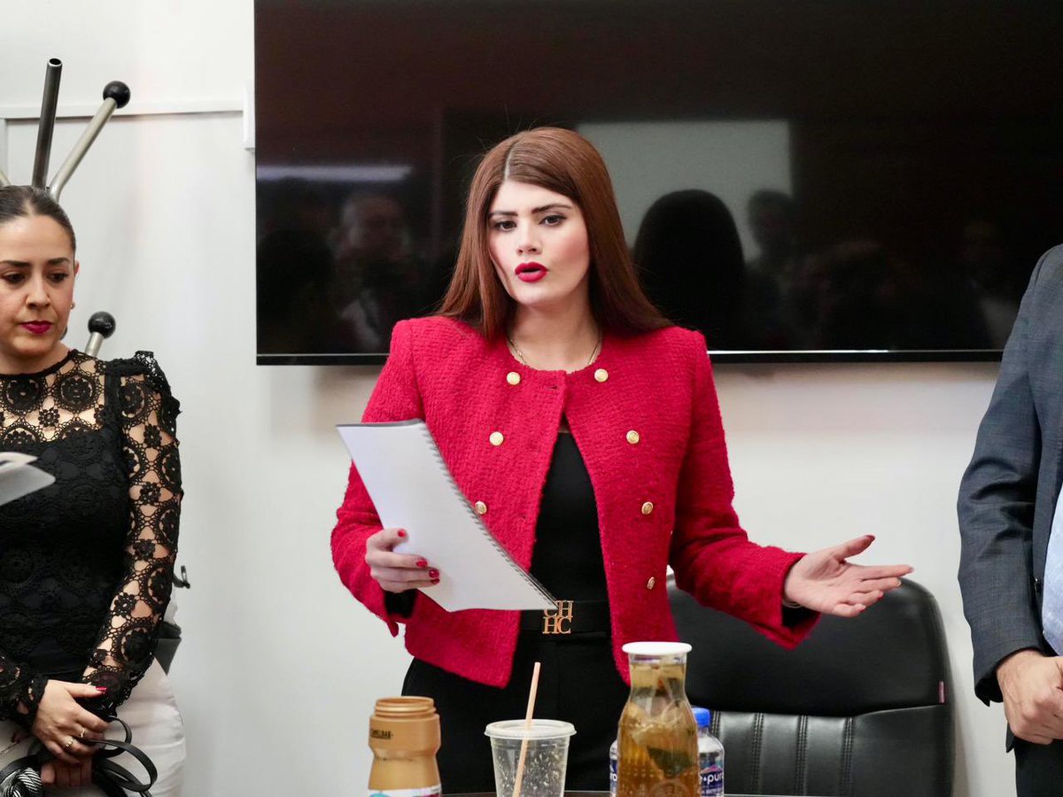 Recibimos en la JUCOPO al Consejo de Cámaras Industriales de Jalisco. 🏛️

Un encuentro de diálogo y trabajo conjunto para seguir fortaleciendo el desarrollo económico de nuestro estado.

La coordinación y la apertura siempre serán clave para construir mejores acuerdos por