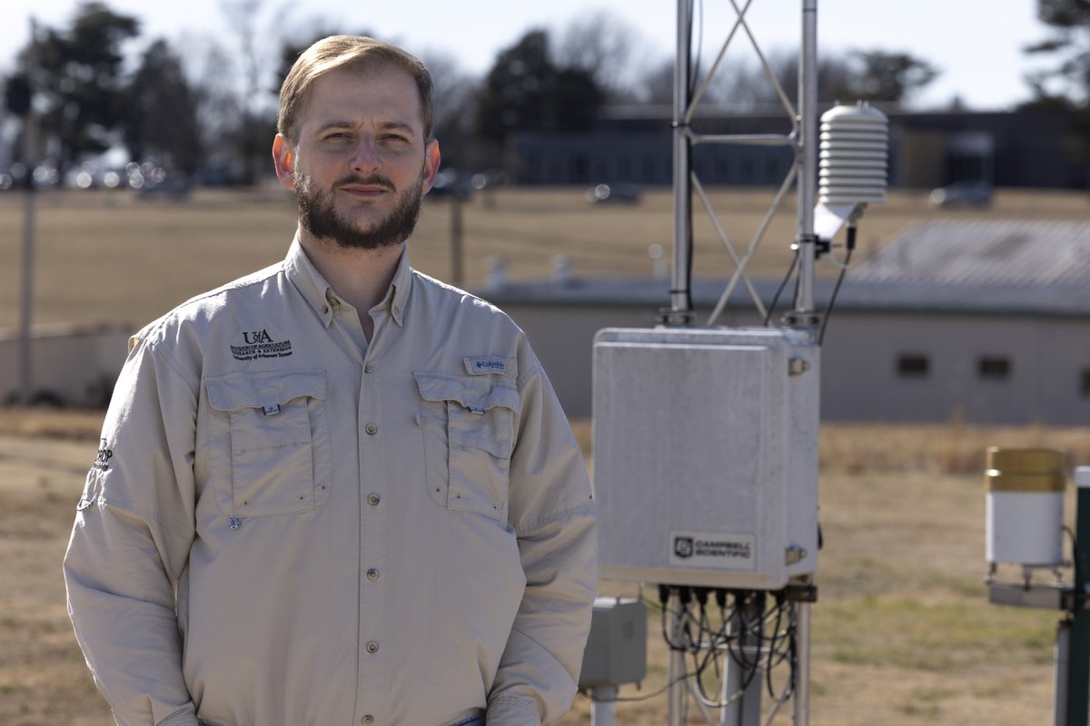ArkAgResearch's tweet photo. Comprehensive weather data, including soil moisture, at 20 locations throughout Arkansas will be collected by new weather stations thanks to a $425K grant. A website will make the data publicly available. Read more: https://t.co/McHMMrHr8I @AginArk @AR_Extension @bumperscollege #arwx