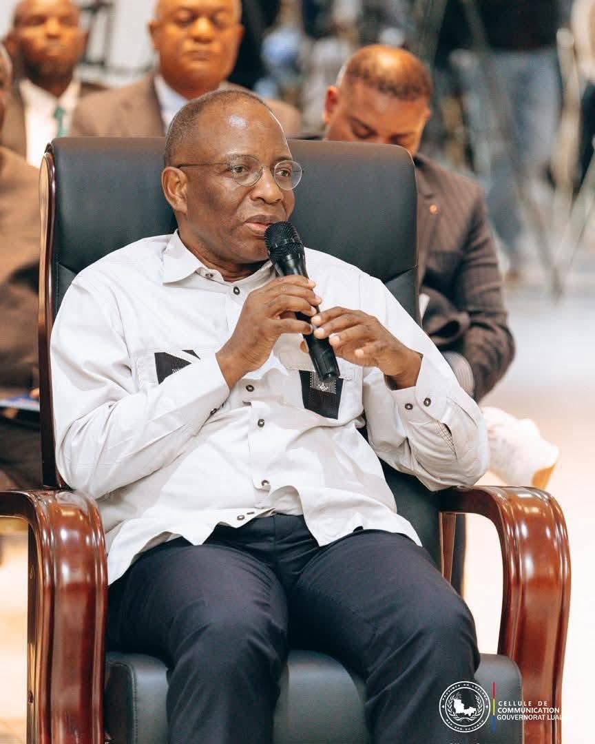Shako_Beatrice2's tweet photo. Le #Lualaba choisi comme province pilote pour le lancement de la campagne de vulgarisation des Accords de Washington, une étape importante dans le processus de consolidation de la paix en République démocratique du Congo.

Lundu 16 février à #Kolwezi, aux côtés du Ministre national de la Communication et Médias, Patrick Muyaya, et en présence de nombreuses autorités nationales et provinciales, nous avons échangé avec les forces vives de la province afin d’expliquer, de clarifier et de mobiliser autour de ces accords, porteurs d’espoir et bénéfiques pour l’avenir de la #RDC.

Ces échanges francs et interactifs ont permis de répondre aux préoccupations, de lever les incompréhensions et de rappeler l’importance de s’appuyer sur des informations fiables, loin de toute désinformation.

Nous l’avons réaffirmé avec force : la #paix et la prospérité sont l’affaire de tous. Leur consolidation repose sur une responsabilité collective, impliquant les institutions, les communautés et chaque citoyen.

À travers cette initiative, le Lualaba confirme son rôle stratégique dans la promotion de la cohésion nationale et de la stabilité, conformément à la vision du Président de la République, SEM Félix Antoine Tshisekedi Tshilombo.

Maman @FifiMasukaSaini