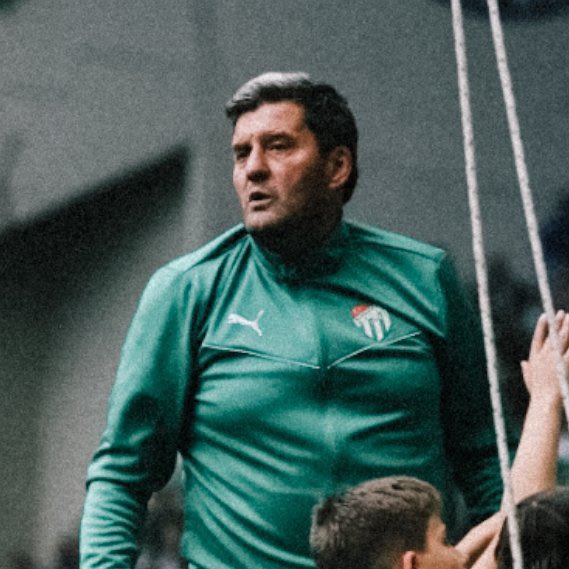 VolkanYucesan's tweet image. Sefa reisin dostu, Bursaspor tribün lideri Selim Kurtulan’a geçirmiş olduğu rahatsızlık nedeniyle geçmiş olsun dileklerimi iletiyorum.

Selim abi bu badireyi de atlatır, buna inancımız sonsuz. Dualarımız seninle, acil şifalar diliyorum @teksasorg