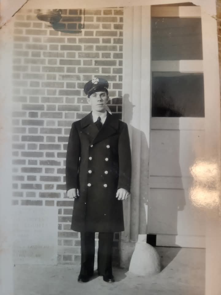 MissPack101's tweet photo. I want to take this time to wish an old friend Mr.Ed a very Happy 111th Birthday! 🎉🫶🏼🎂🎁🚒 I hope your day is just as amazing as you are! ❤️
#HappyBirthday #fireman #marylandlegend #OnThisDay https://t.co/hLJBljw3bL