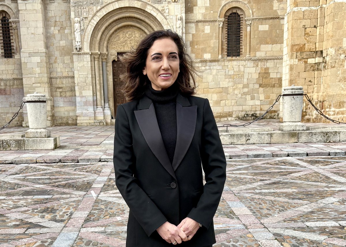 👏🏻🦁 <a href="/UPLZamora/">UPL Zamora</a> y <a href="/UPL_Salamanca/">UPL Salamanca</a> tienen con Alfonso y con <a href="/CarlosJSalgado/">Carlos J. Salgado</a> unas candidaturas 𝒇𝒖𝒆𝒓𝒕𝒆𝒔, 𝒔𝒐́𝒍𝒊𝒅𝒂𝒔 𝒚 𝒄𝒐𝒏𝒔𝒐𝒍𝒊𝒅𝒂𝒅𝒂𝒔.

👉🏻 Hoy hemos presentado en Zamora a los tres cabezas de lista de <a href="/UPLeones/">Unión del Pueblo Leonés (UPL)</a> para las elecciones autonómicas.