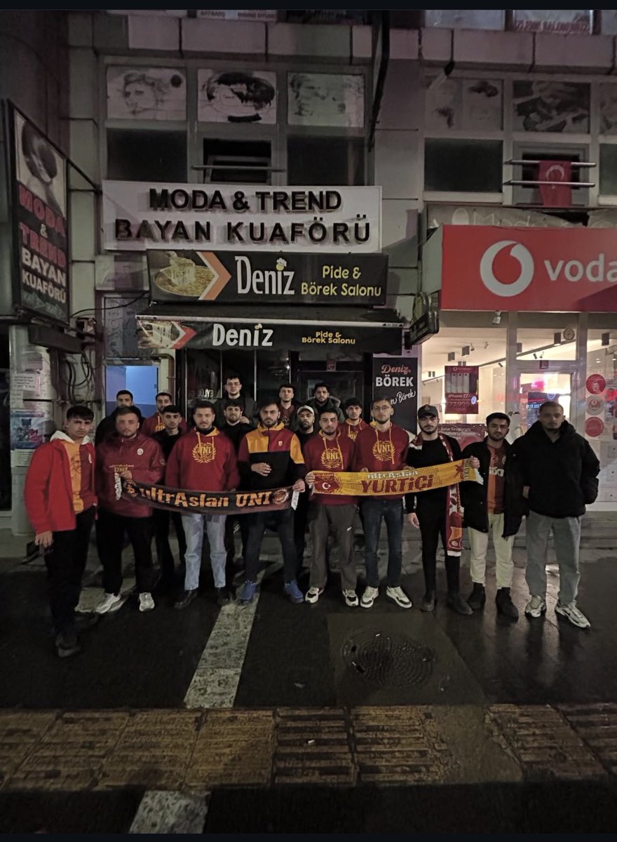 TEKER TEKER GEÇİYORUZ TURLARI ❗️

GALATASARAY’ımızın juventus ile oynadığı karşılaşmayı hep birlikte omuz omuza izledik.

#uAYurtiçi 
#ultrAslanKars