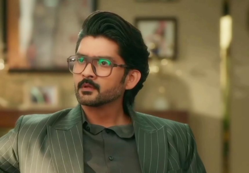 oh Mr. tumhe sab chahiye, career oriented hukum manne wali, housewife bhi...ruko beta tujhe toh Aarambhi ki value pata chalegi ..sabar kar. #draarambhi