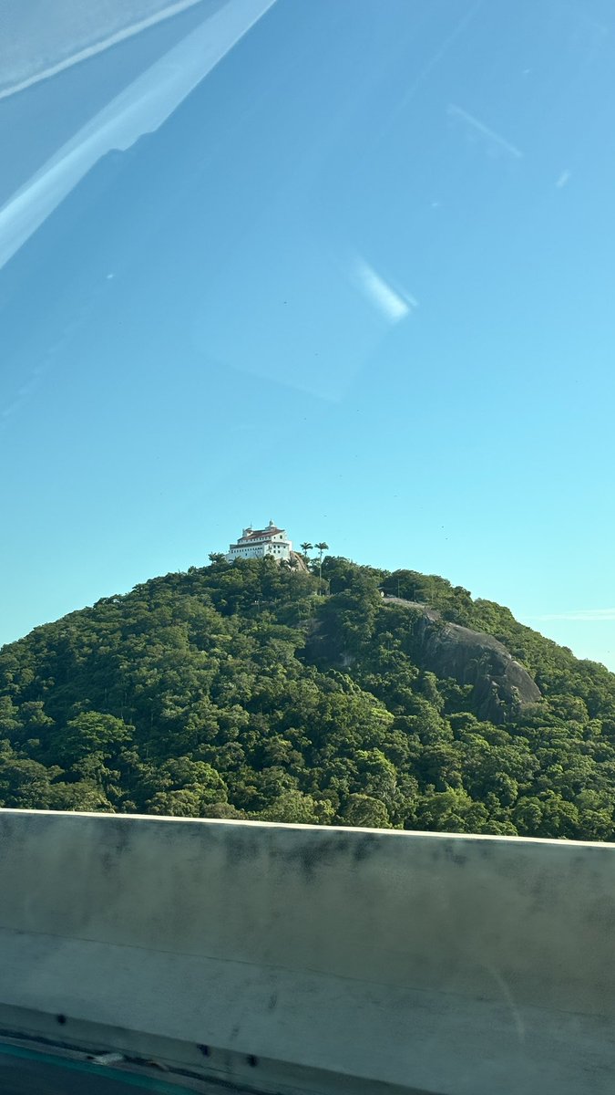 Meu país é bonitinho, mas eu confesso que se pudesse esticaria mais na viagem. 

É isso aí, amanhã o CLT trabalha. Vou parar pra ver o que aconteceu nessa plataforma porque eu não olhei nada de vdd.
