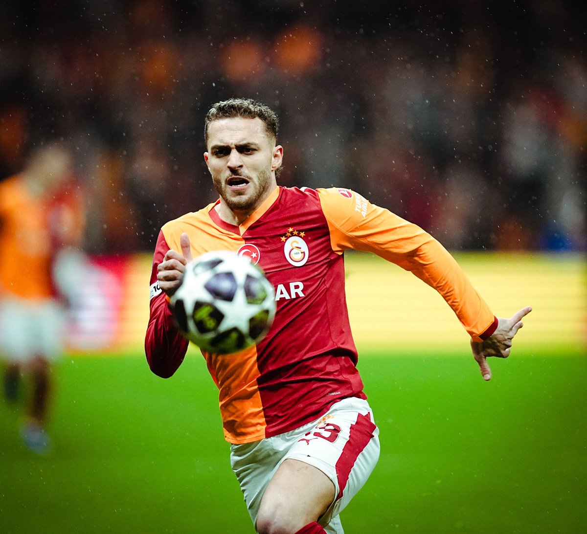 ADAM JUVENTUS'UN  SOL TARAFINI KAĞIT GİBİ BURUŞTURUP ATTI.

HUZURLARINIZDA BARIŞ TANKER YILMAZ.
#GSvJUV