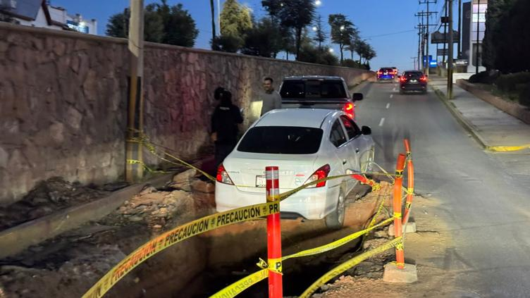 #Chihuahua | Cae en zanja en el Ortiz Mena

novedadesdechihuahua.com.mx/local/cae-en-z…