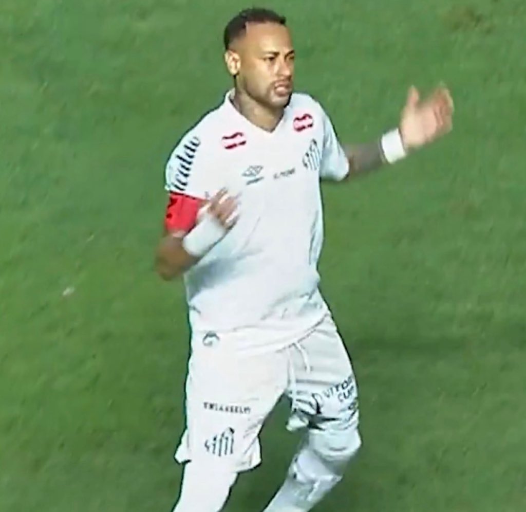 oficialbolafora's tweet photo. Uma mentira dita mil vezes se torna verdade?

Neymar esteve em campo no fim de semana de carnaval em 13 dos 17 anos da carreira, marcando 4 gols e dando 2 assistências nos jogos do recorte. https://t.co/I7qVLJnJrZ