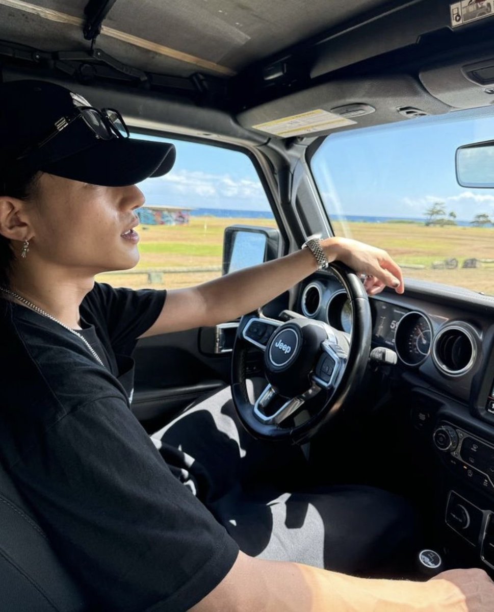 _worldjwy's tweet photo. I really need more pictures of wooyoung driving https://t.co/oLOMujx55y