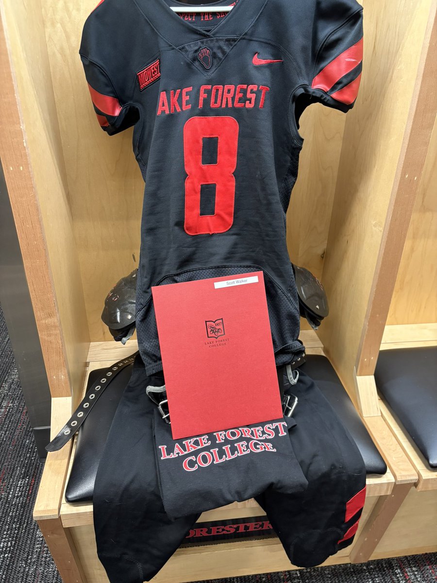 Scott Walker tweet media