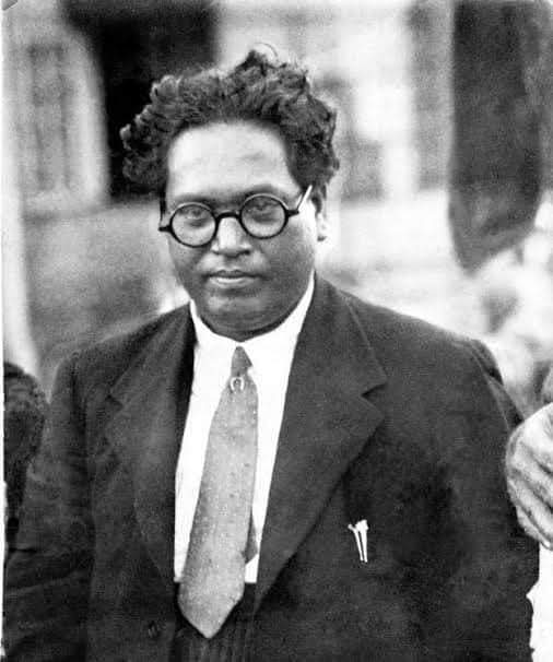 18th Feb #TheDayInHistiry

#OTD in 1933, Thane District Conference was held at Kasara. Dr #BabaSahebAmbedkar presided over the confernce. #DrAmbedkar said, "We want equality In Hindu religion. The Chaturvarnya must be rooted out. The principle that privileges for the higher