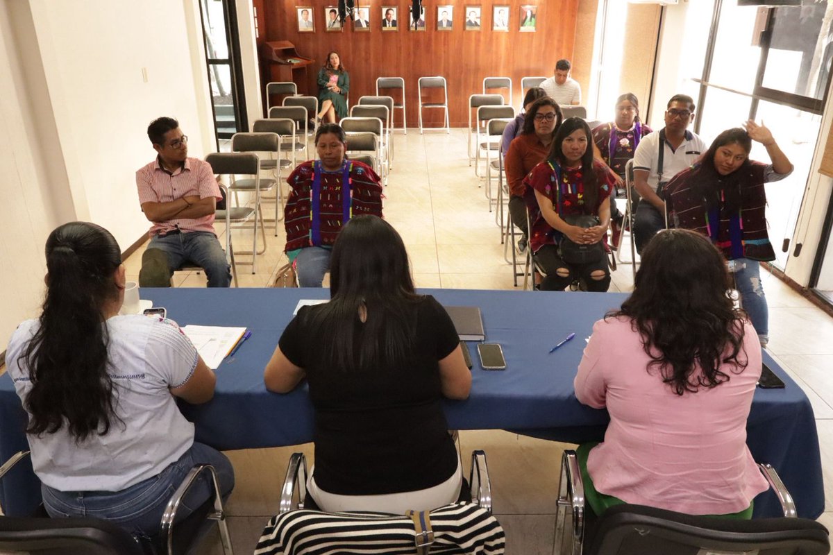 TEEOax's tweet photo. Integrantes del Partido del Trabajo y ciudadanía de San Martín Itunyoso, expresaron sus argumentos ante las magistraturas del #TEEO en audiencias de oídas.

#JusticiaAbierta
#AudienciaDeOídas https://t.co/PznELKiPum