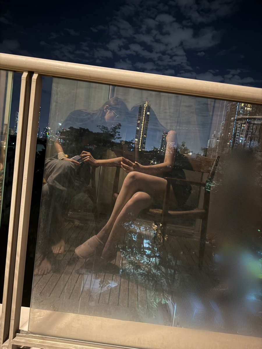 youniversen's tweet image. no.1 ด้านการอวดแฟน