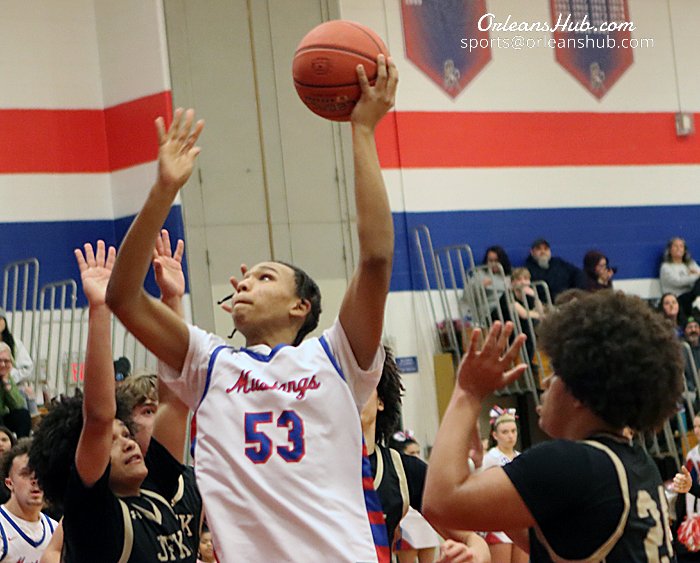 Orleans_Sports's tweet photo. Mustangs down Bears in regular season finale https://t.co/mde10kY1He https://t.co/Yvua4DHvwr