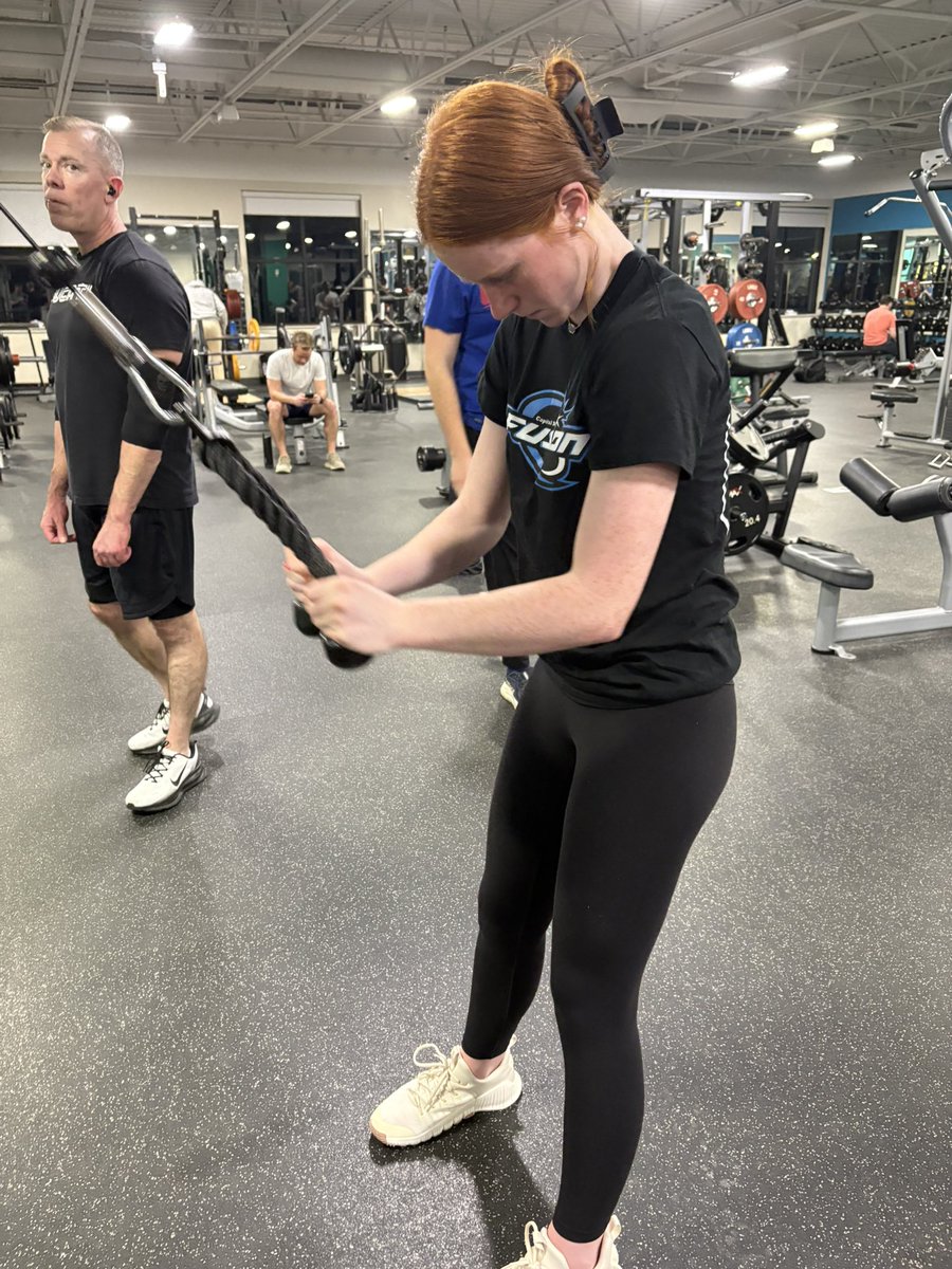 EvDunn3's tweet photo. Getting some work in tonight then I get to be back with my team tomorrow! https://t.co/3Qz0UMpAwW