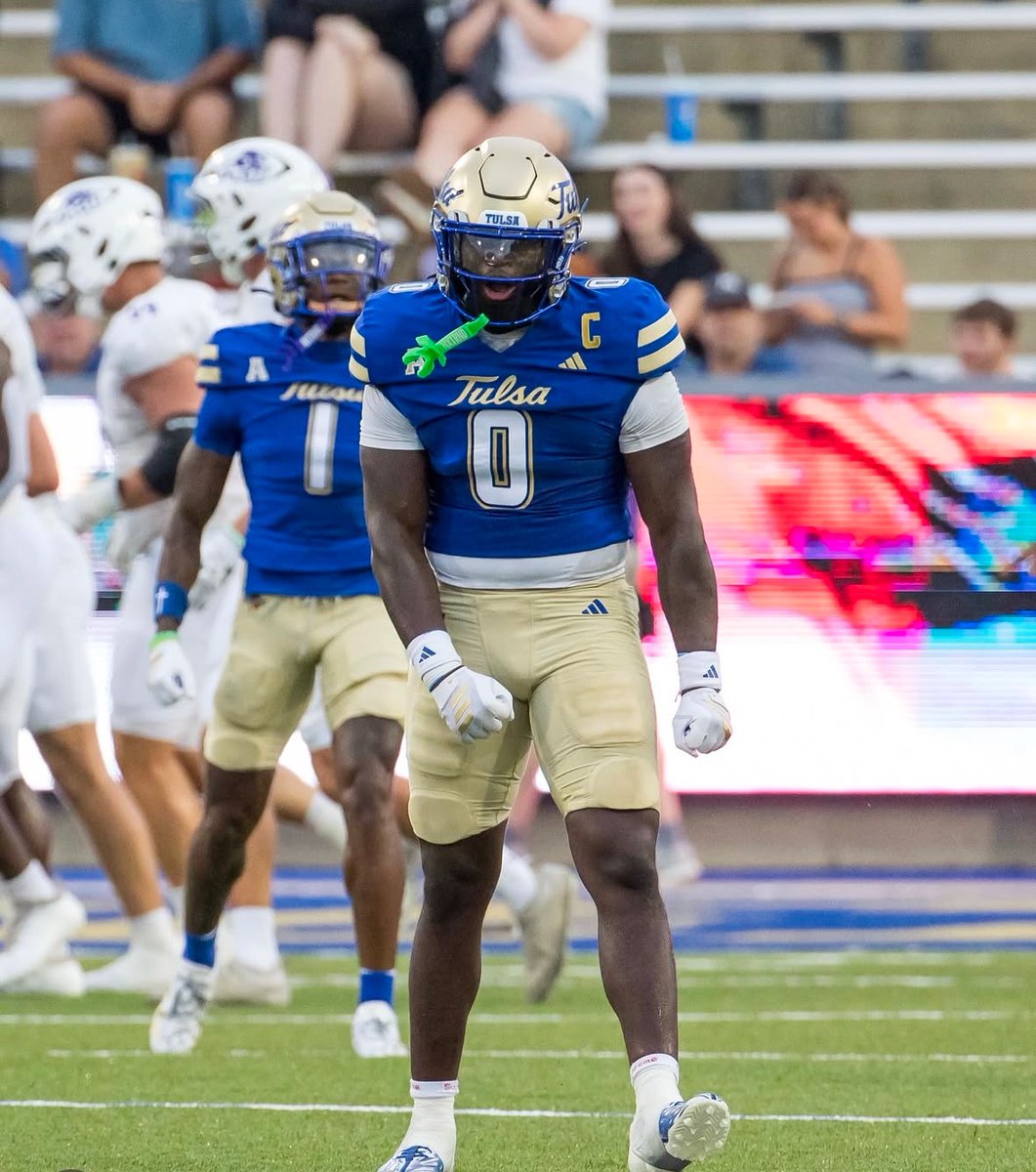 anthony_ja25603's tweet photo. #AGTG After a great conversation with @CoachMikeGray , I am blessed to receive an offer from Tulsa University @TulsaFootball 

@CoachTreLamb9 @ReardonCoach @CoachWard16 @LM_CoogFootball @DonnieBaggs_ @jackson_dip @priority11fb https://t.co/aM6nMCB7O6