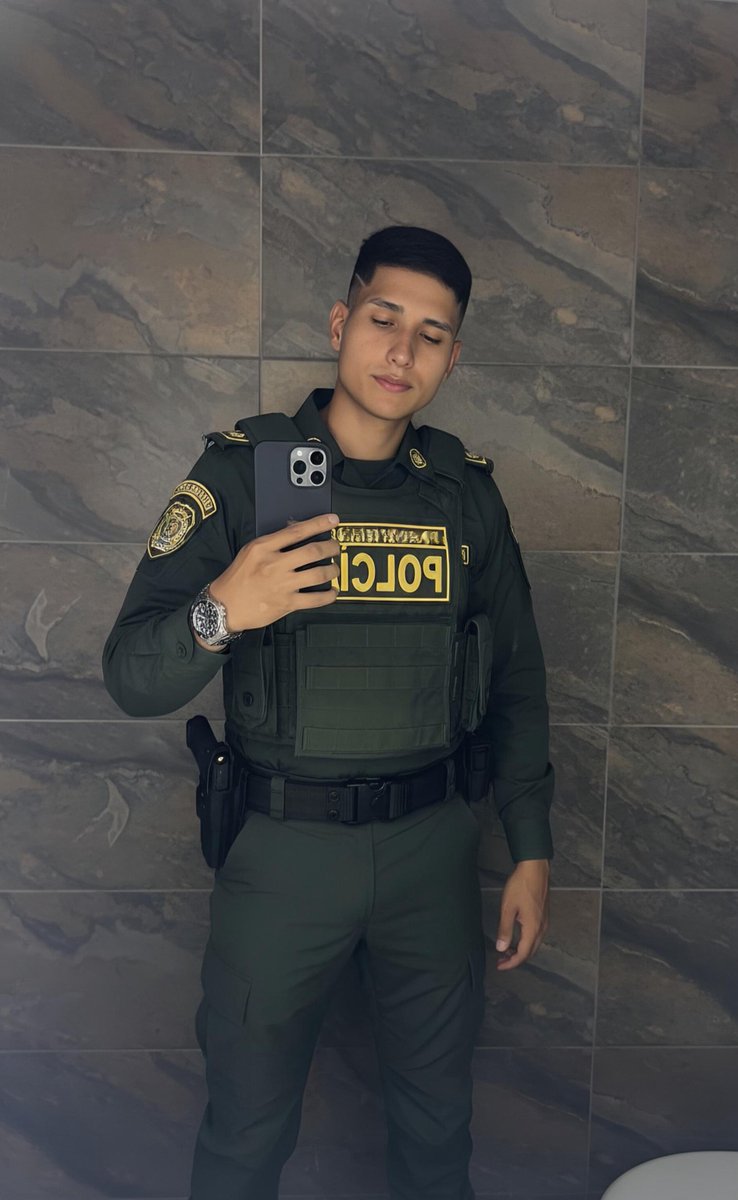 daniloobandobs's tweet photo. Te llevare y te castigaré por tu mala conducta.👮🏻‍♂️🔥 https://t.co/XFjXXyRbTK