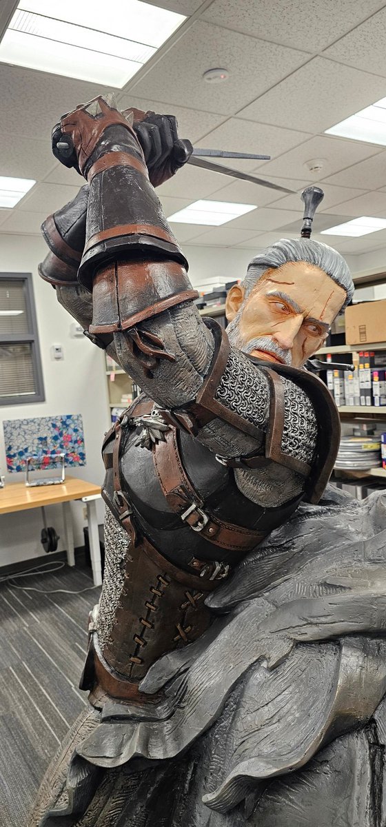 saneeelart's tweet image. Lucky to check out gaming goodies at Microsoft campus in the archives 

#gaming #prototypes #xbox #halo #witcher