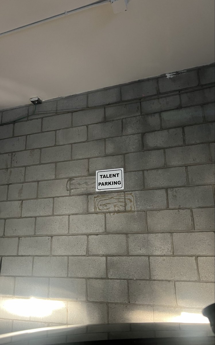 Skylar Holt tweet media